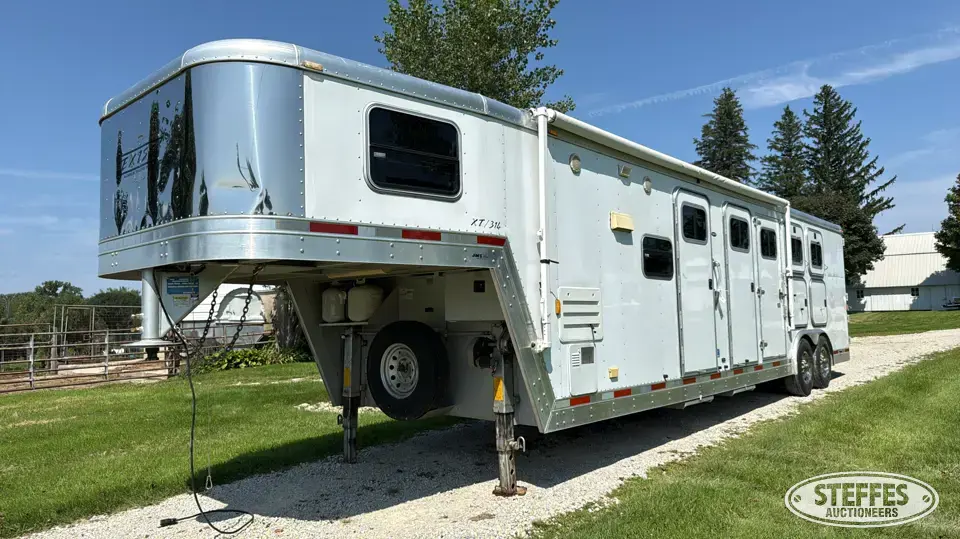 2003 Exiss GNH-828-T Gooseneck Livestock Trailer