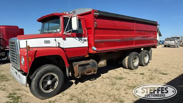 1975 Ford LT-880