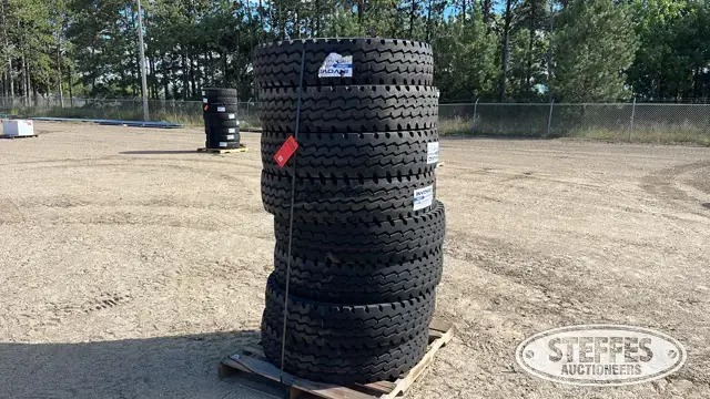 (8) Invovic FM557 11R22.5 tires