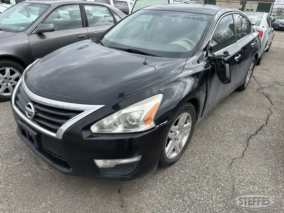 2014 Nissan Altima S Car