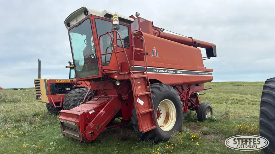 1980 International 1480 Combine