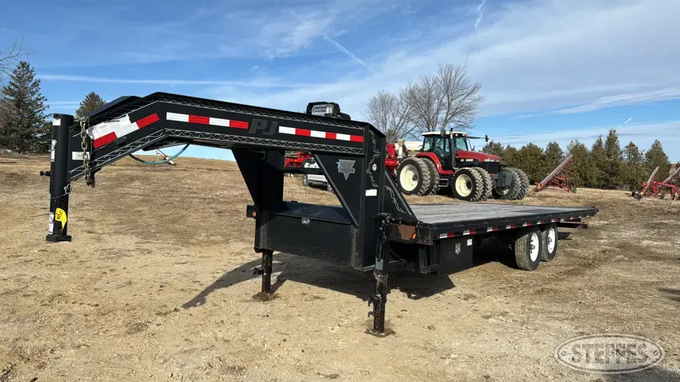 2012 PJ Trailer Flatbed Trailer