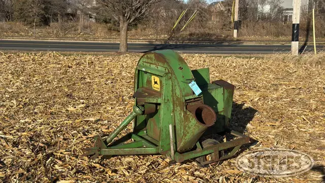 John Deere 65