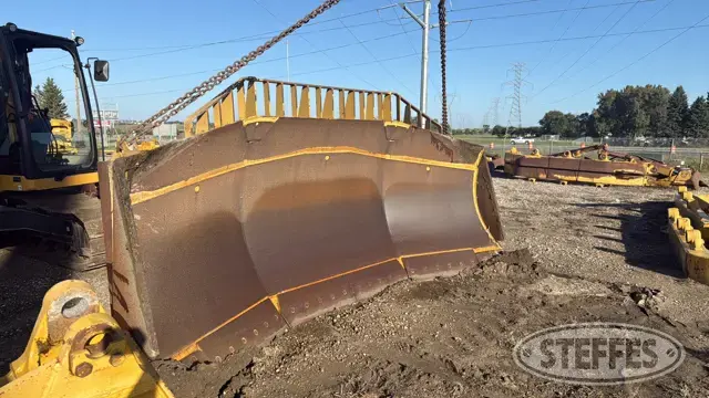 CAT D8