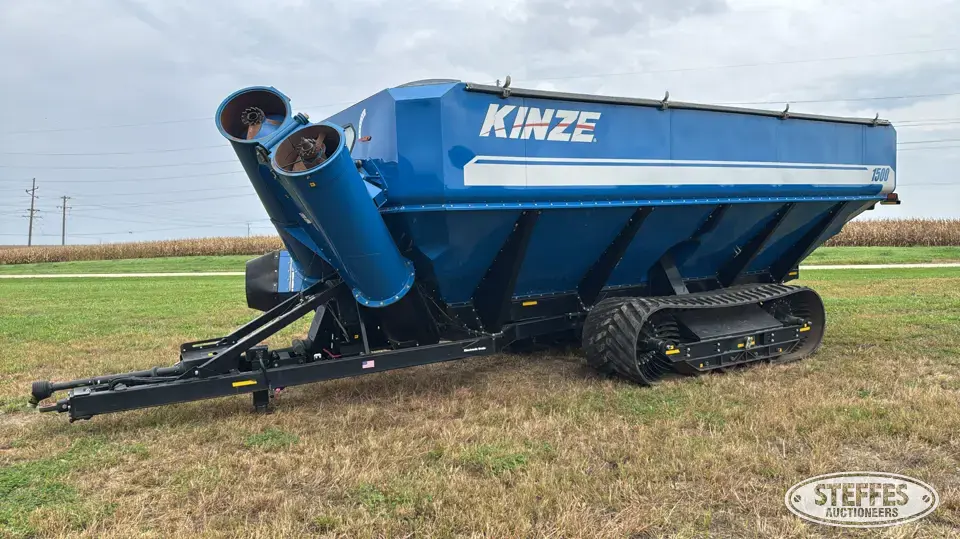 2015 Kinze 1500 Grain Cart