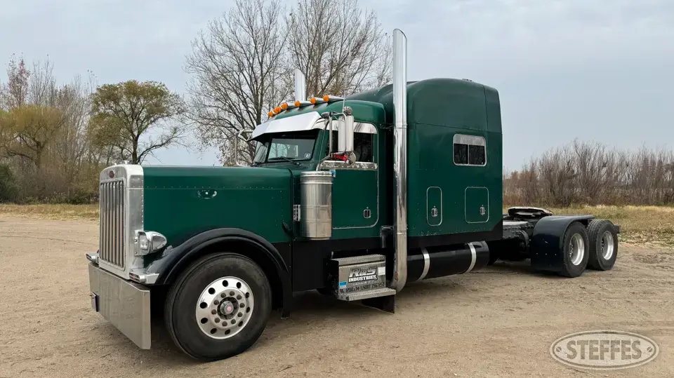 1999 Peterbilt 379 EXHD Conventional Truck with Sleeper