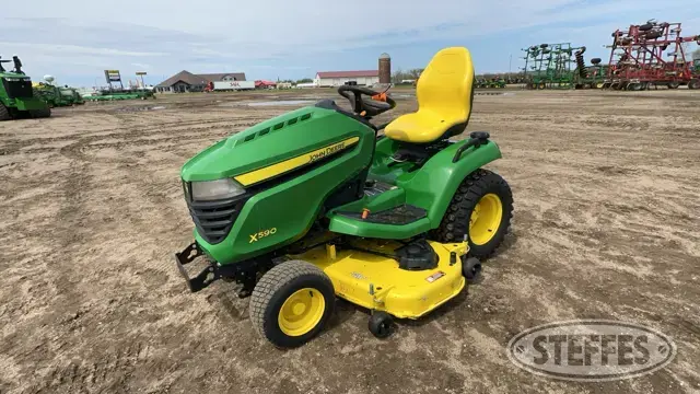 2018 John Deere X590