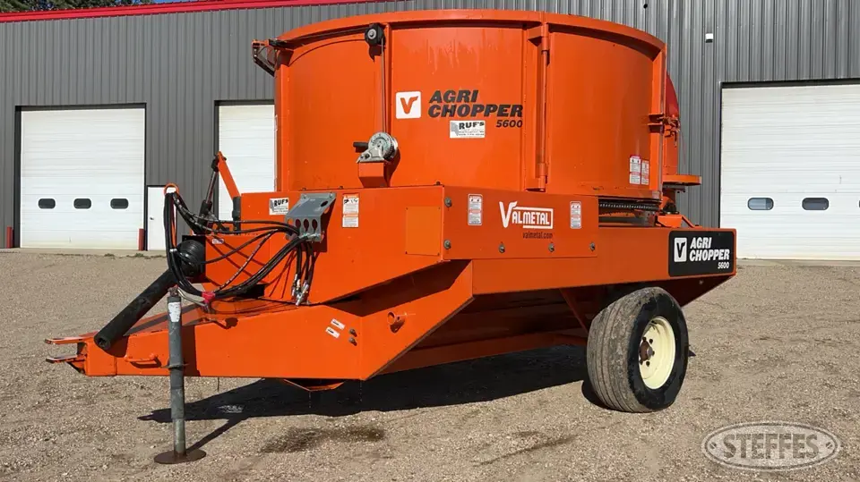 ValMetal 5600 Bale Handling
