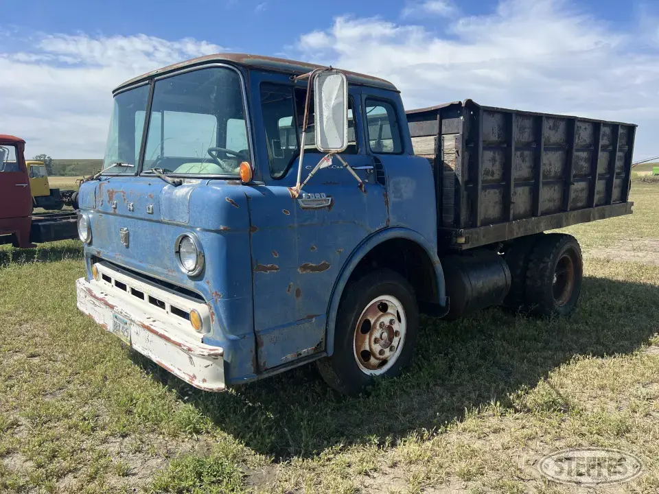 Ford C600 Cabover Truck without Sleeper