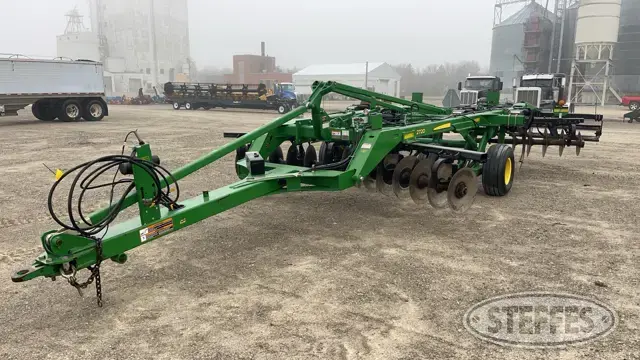 John Deere 2720