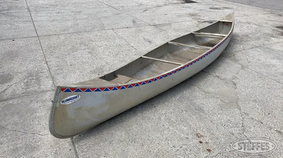 Alumacraft Boat