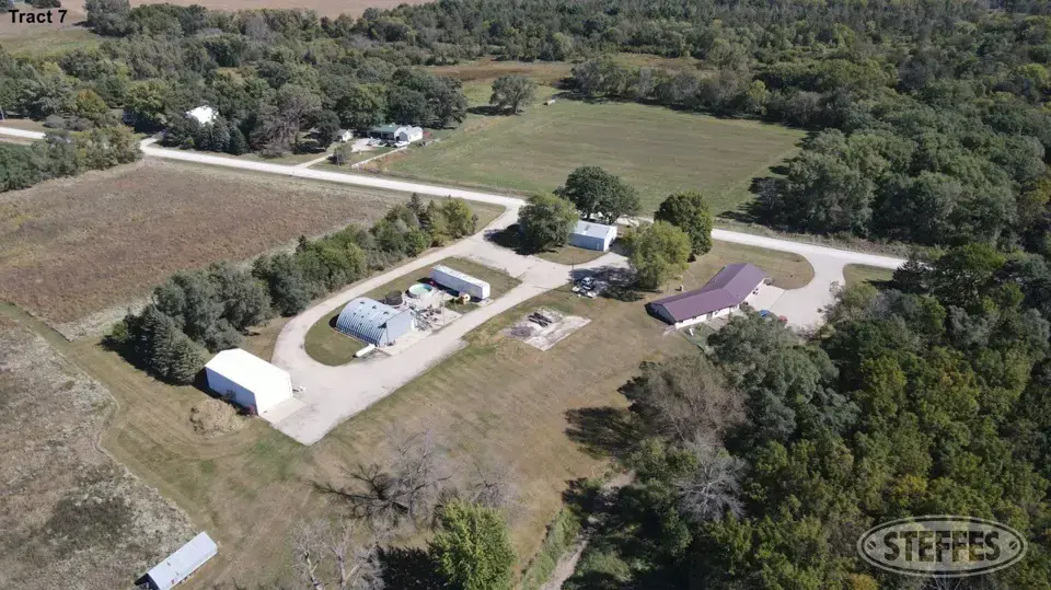 Tract 7 – Country Acreage with Buildings on 6.33 Surveyed Acres Acreage-Farmstead