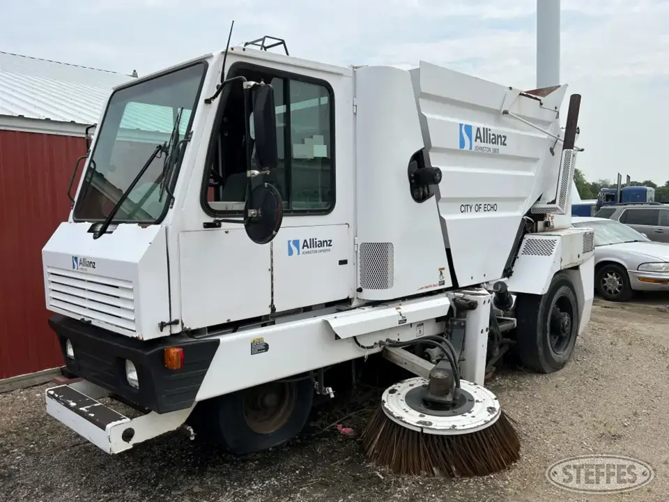 Allianz Johnston 3000 Sweeper