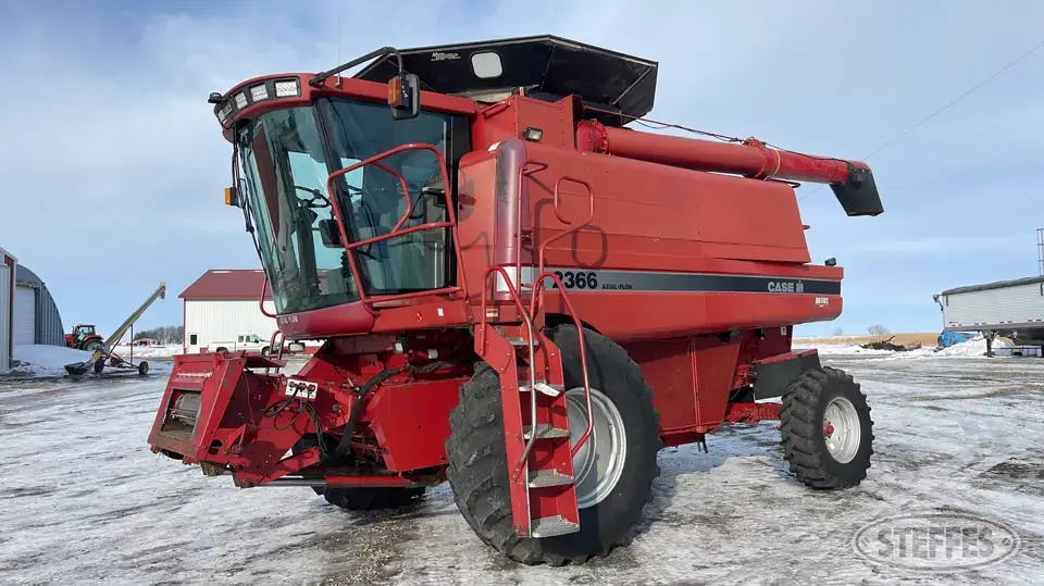 1998 Case IH 2366 Combine
