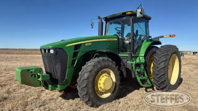 2009 John Deere 8230