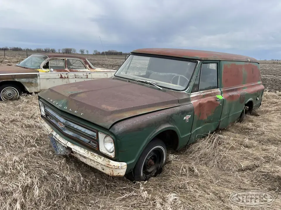 Chevrolet 10 Van