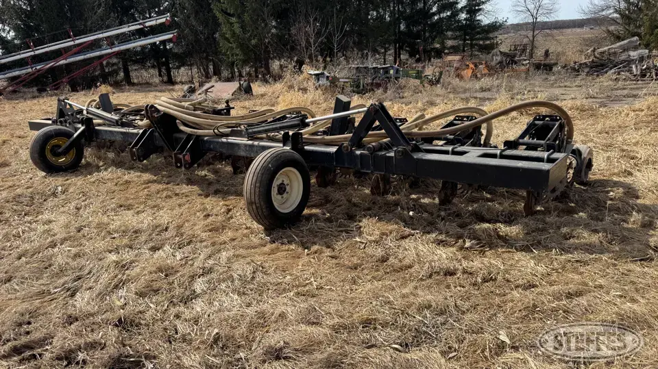 Dawn Pluribus Strip Tillage