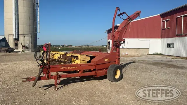 New Holland 900