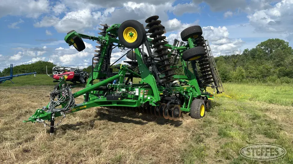 John Deere 2660VT Vertical Tillage
