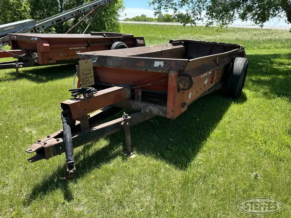 International 560 Manure Application Equipment