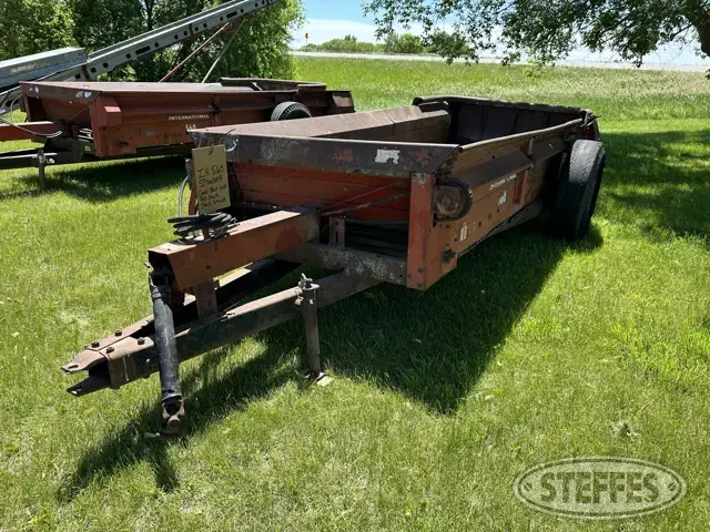 International 560