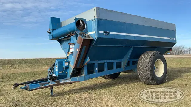 1997 Kinze 840