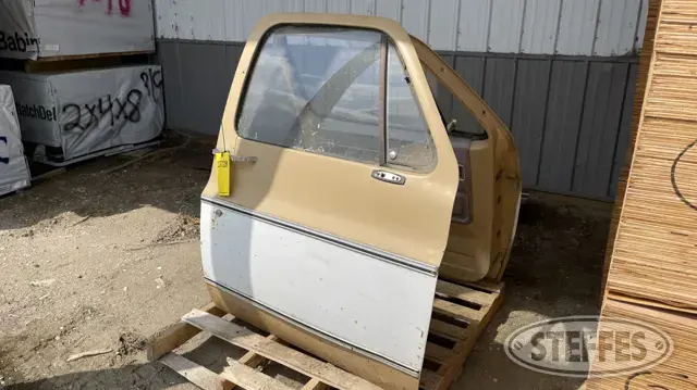 (2) Chevrolet pickup doors