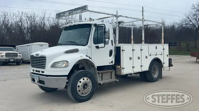 2006 Freightliner M2106