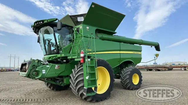 2012 John Deere S690
