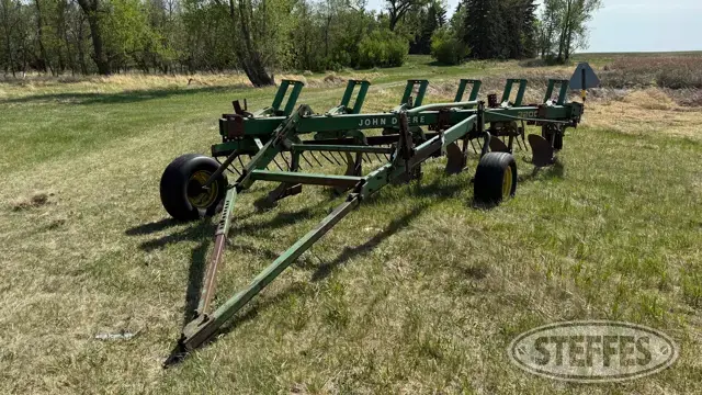 John Deere 3200