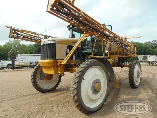 2005 Ag Chem 1074 RoGator
