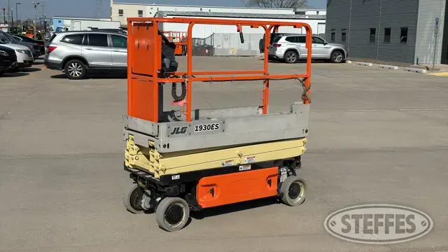 2012 JLG 1930ES