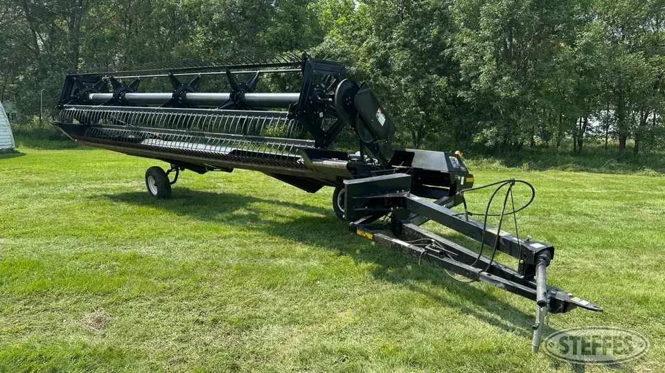 2002 MacDon 8020 HarvestPro Pull-Type Swather