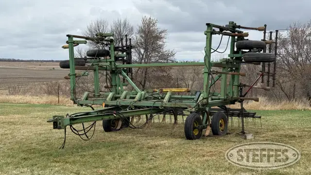 John Deere 1610