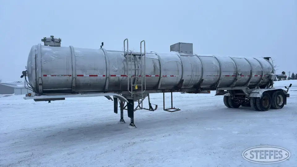 1994 Krohnert Manure Tanker Manure Storage and Transportation Equipment