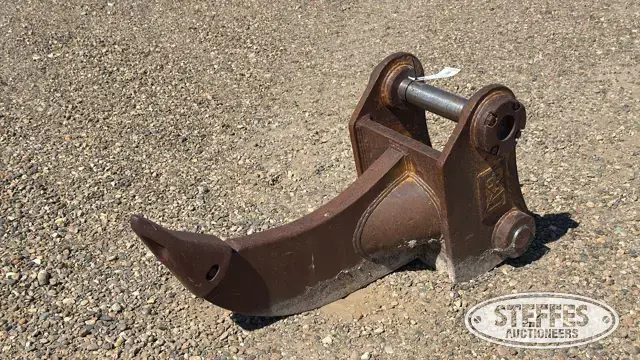 CAT excavator ripper