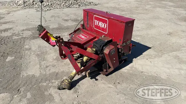 2001 Toro Aerothatch 83