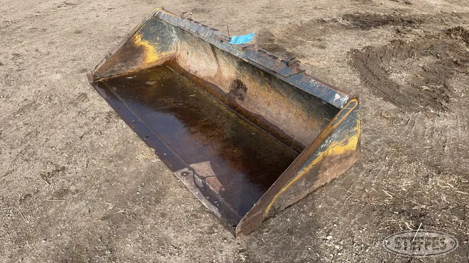 CNH LPE Skid Steer Bucket