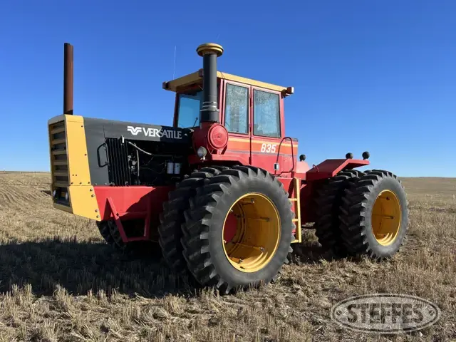 1983 Versatile 835