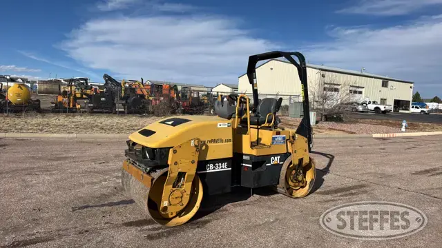 2006 CAT CB-334E