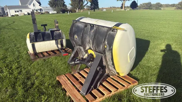 Saddle tanks