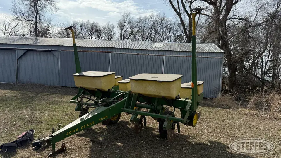 John Deere 7000 Less Than 12 Row Planter