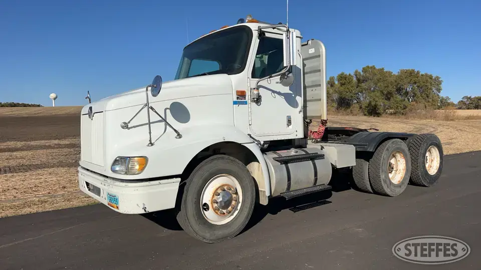2002 International 9100i Conventional Truck without Sleeper