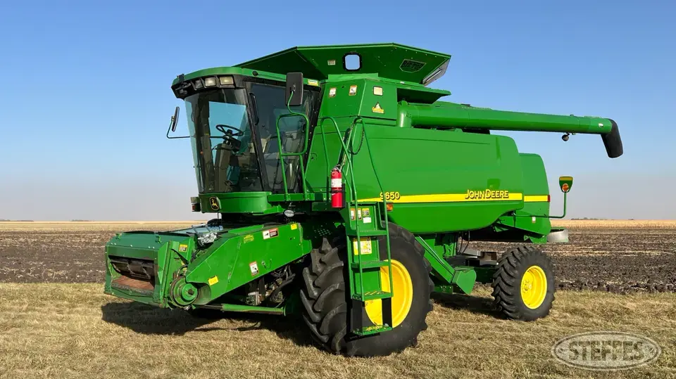 2002 John Deere 9650 Combine