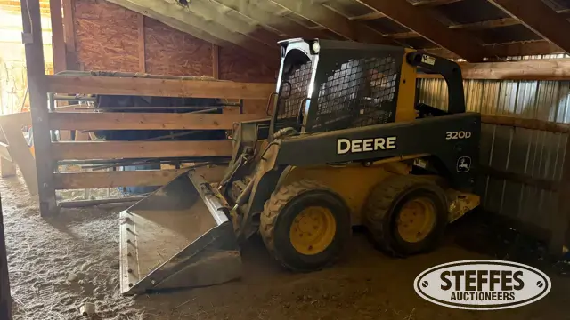 2013 Deere 320D