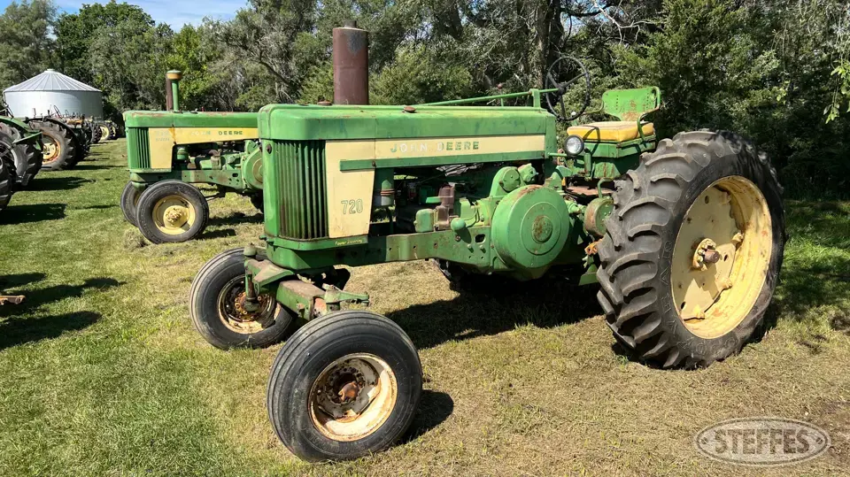 1958 John Deere 720 Collectible Tractor