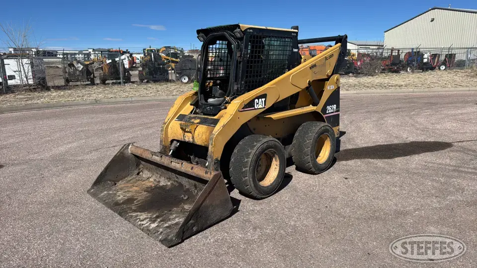 2004 CAT 262B Wheeled Skid Steer