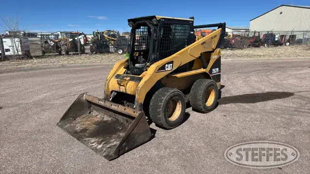 2004 CAT 262B