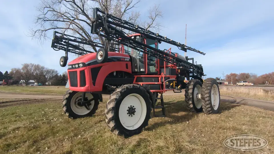 2011 Apache AS1020 Self-Propelled Sprayer
