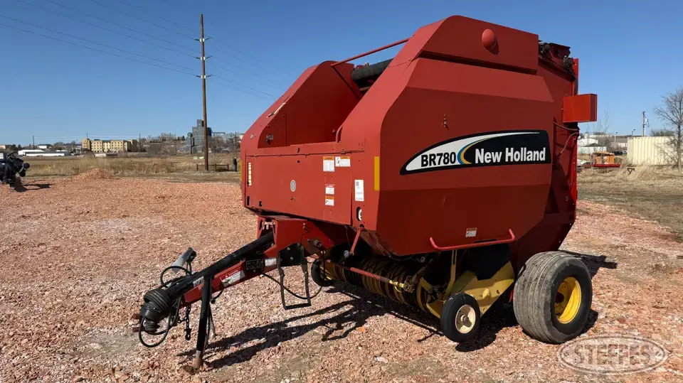 New Holland BR780 Round Baler